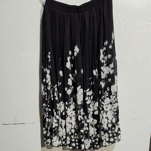 Elegant Black and White Floral Skirt, L, Never Been Used